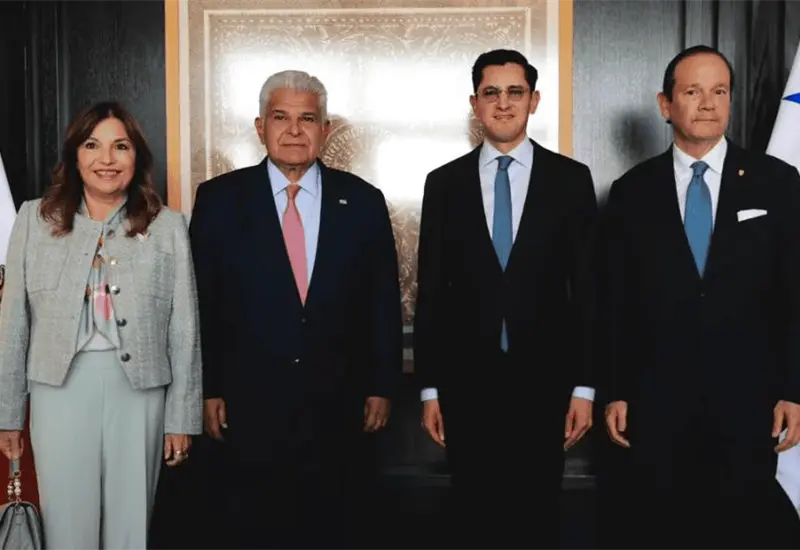 Mulino y Sheinbaum dialogan en Palacio Nacional