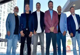 Intocable recibe estrella en el Paseo de la Fama de Hollywood