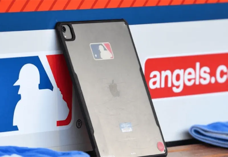 La MLB restringe el uso de tecnolog&iacute;a en los dugouts