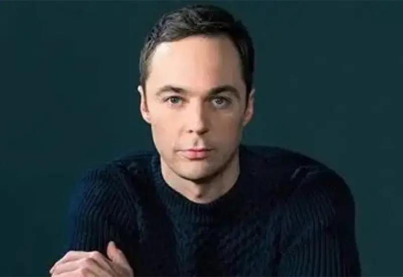 Jim Parsons rompe el silencio: Fui miserable durante el &eacute;xito de The Big Bang Theory