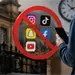 Francia aprueba prohibici&oacute;n de redes sociales a menores de 15 a&ntilde;os