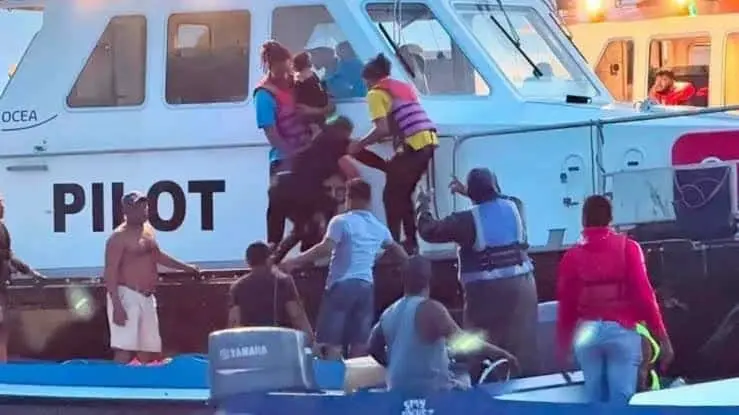 Operaci&oacute;n de rescate en marcha tras naufragio de ferry en Guyana