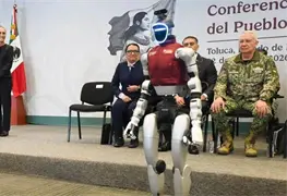 Robots de IA CeCi y K5 refuerzan seguridad en el C5 del Edomex
