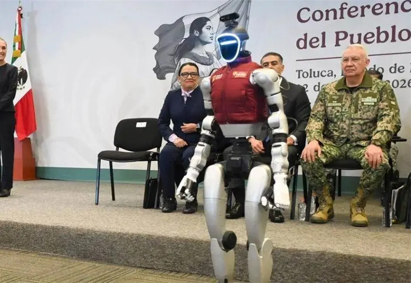 Robots de IA CeCi y K5 refuerzan seguridad en el C5 del Edomex