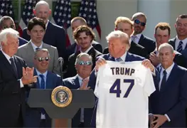 Afici&oacute;n de los Dodgers critica su visita a la Casa Blanca