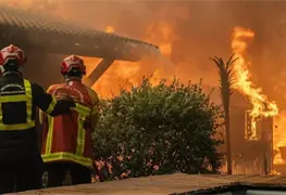 M&aacute;s de 220 mil evacuados por incendios en Francia