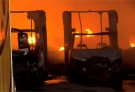 P&eacute;rdida total de 40 camiones en incendio de bodega de Pepsi en Matamoros
